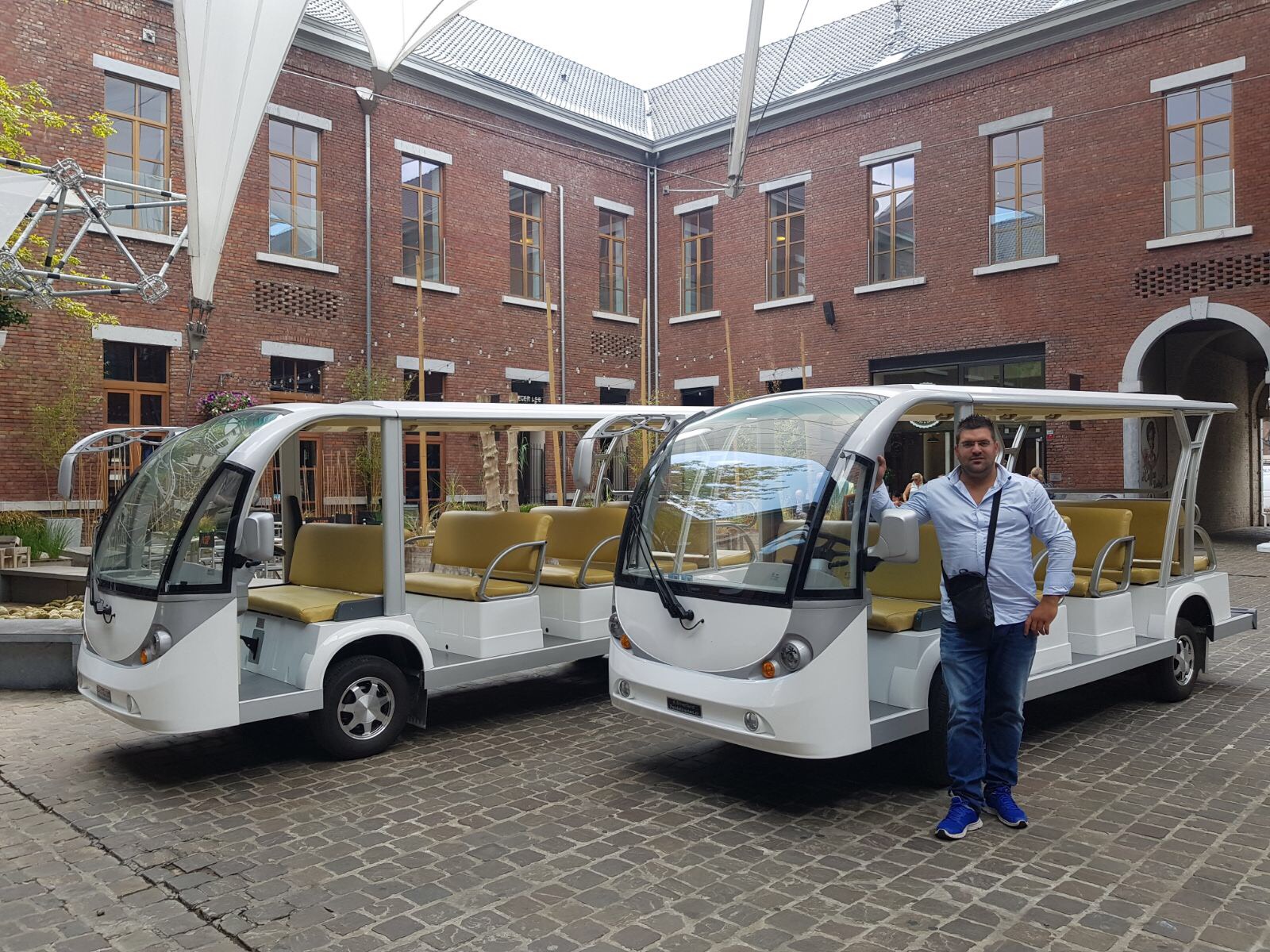 sightseeing bus car vehicles