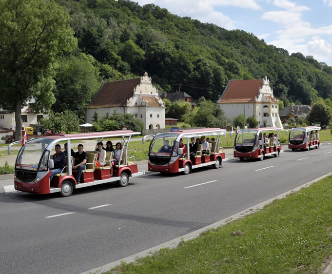 sightseeing bus car